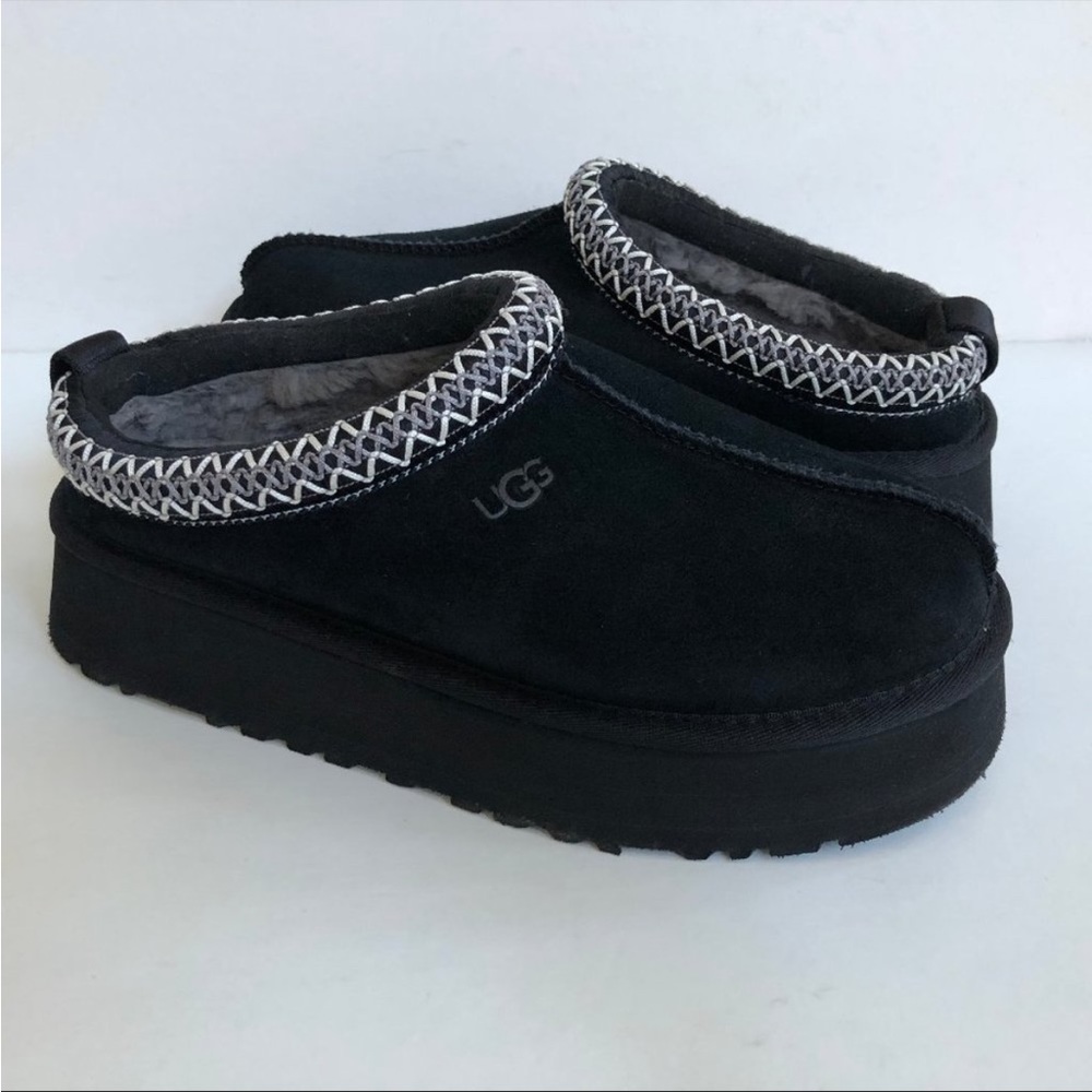NWOT Black Platform UGG Tasman slippers